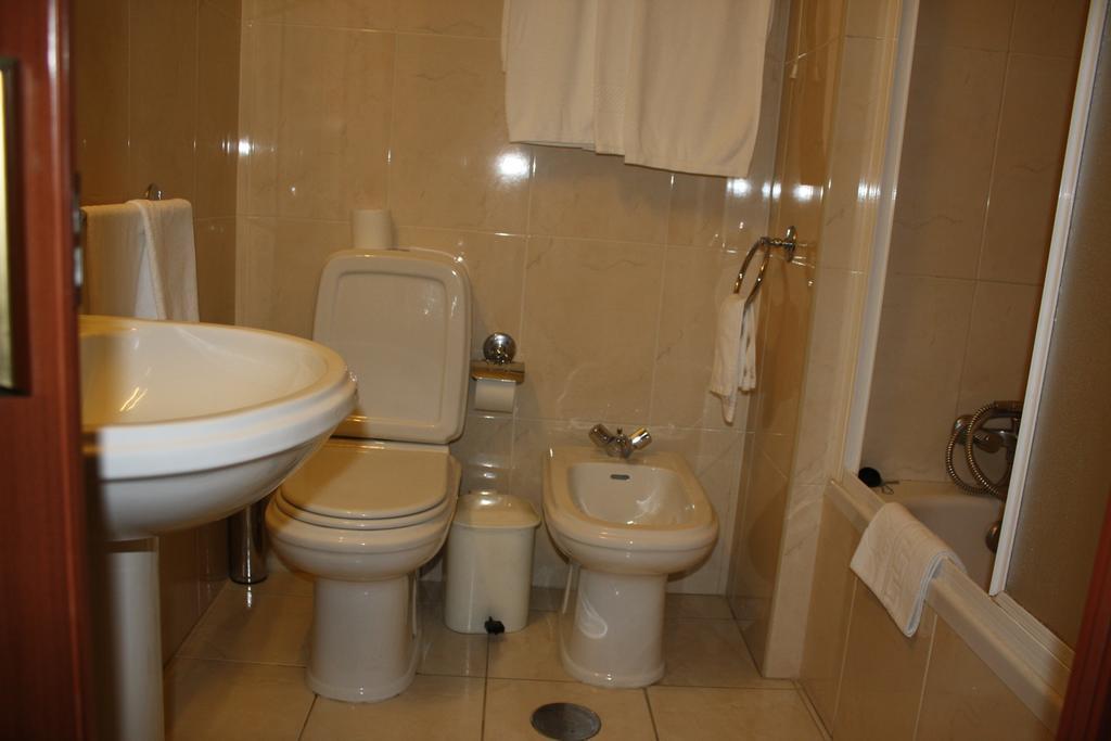 Residencial Stª Joana Otel Aveiro Oda fotoğraf